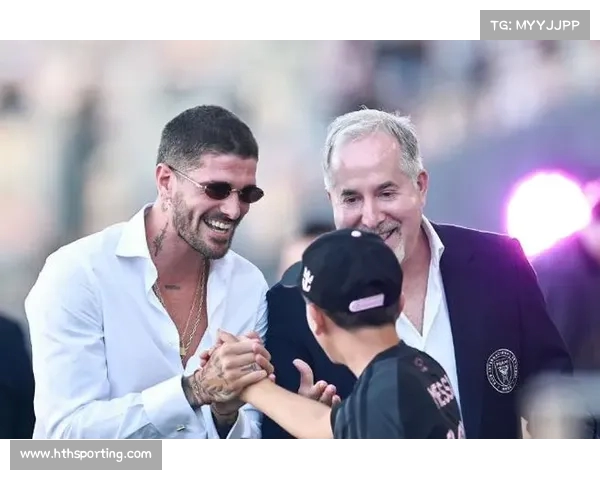 保镖与梅老板的友谊时刻：德保罗分享与梅西打扑克的幕后花絮(保罗打梅威瑟)